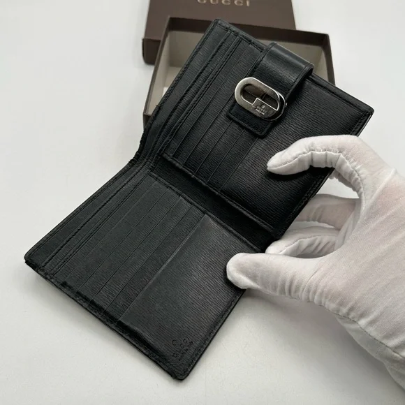 Gucci Leather Clasp Wallet - Picture 10 of 15